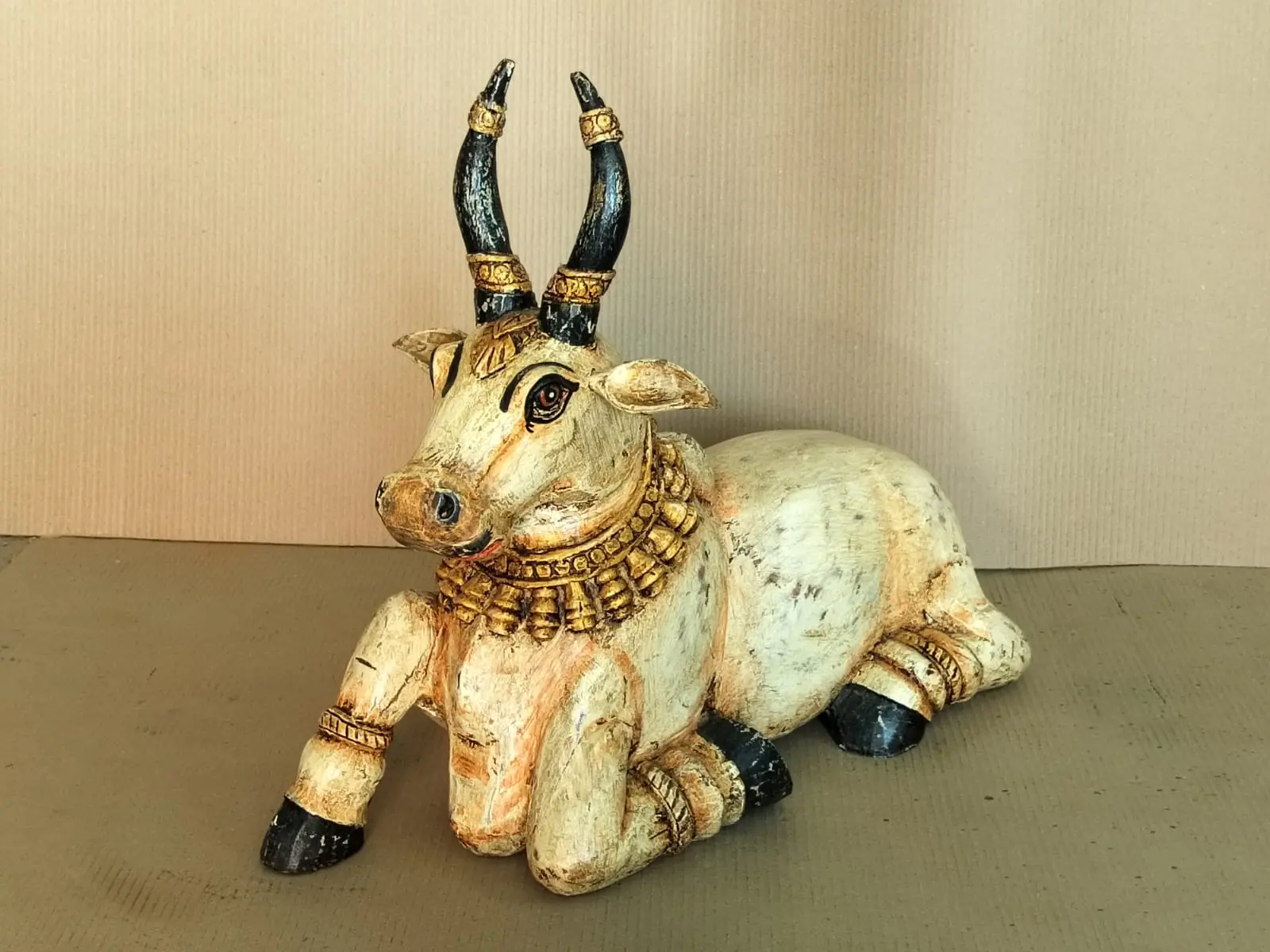 nandi statue